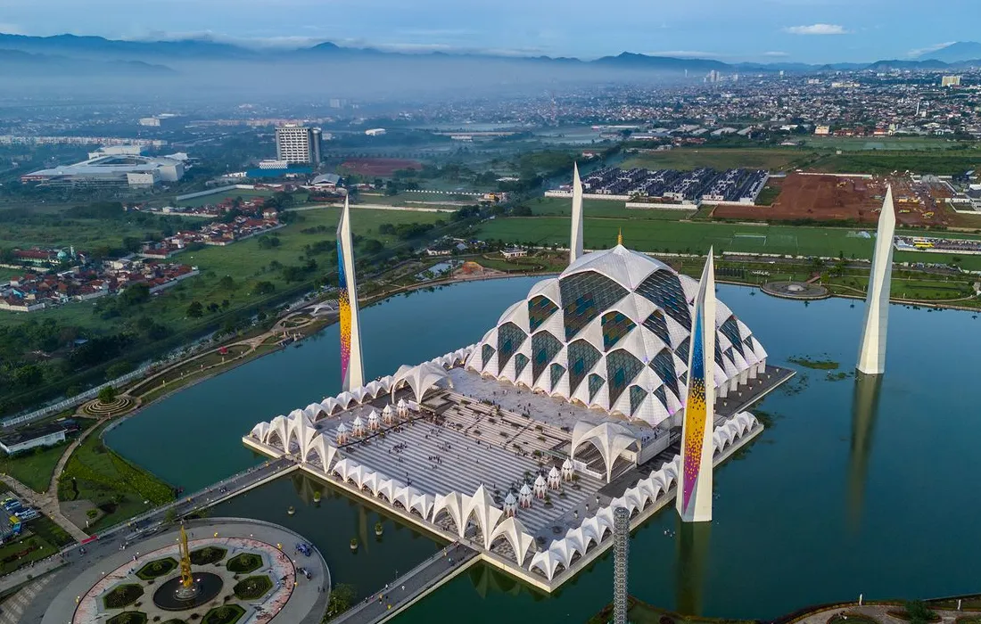 Masjid Raya Al Jabbar Resmi Dibuka untuk Umum Mulai 20 April 2026