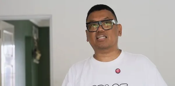 Uya Kuya dan istri, Astrid, pertama kali melihat rumahnya pascapenjarahan.
