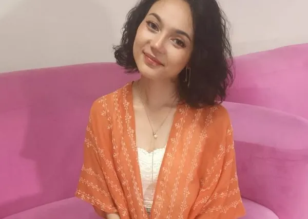 Rina Nose usai operasi hidung.