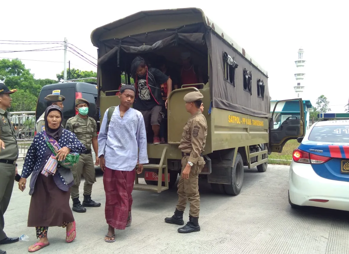 Potret penyanyi Vidi Aldiano saat tampil di panggung