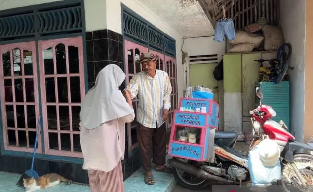 Penjual Es Mung-mung di Cirebon Berangkat Haji 2026