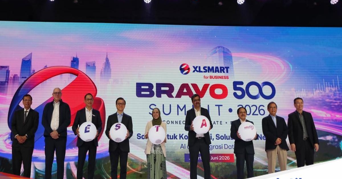 Menteri Komunikasi dan Digital Meutya Hafid dan Menteri Kesehatan Budi Gunadi Sadikin membuka XLSmart Bravo 500 Summit 2026 di Jakarta bersama direksi XLSmart