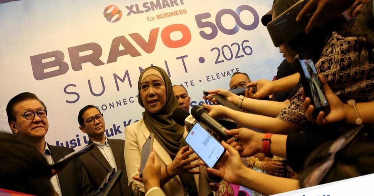Menteri Komunikasi dan Digital Meutya Hafid membuka XLSmart Bravo 500 Summit 2026