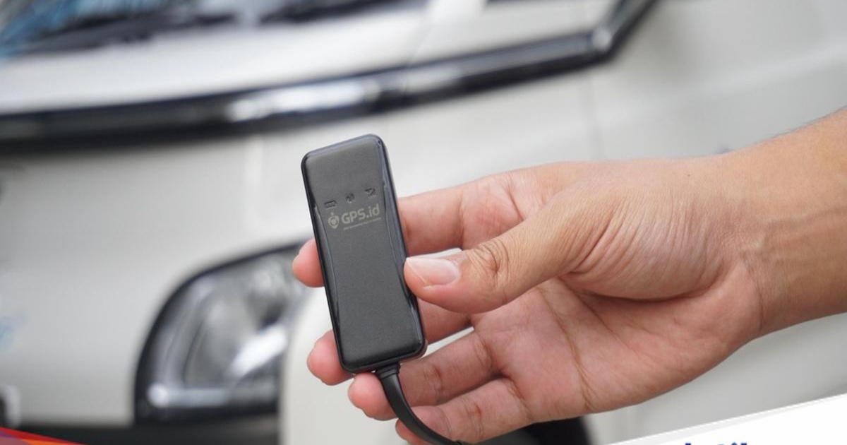 Ilustrasi GPS tracker atau alat pelacak kendaraan yang menempel di bagian bawah mobil