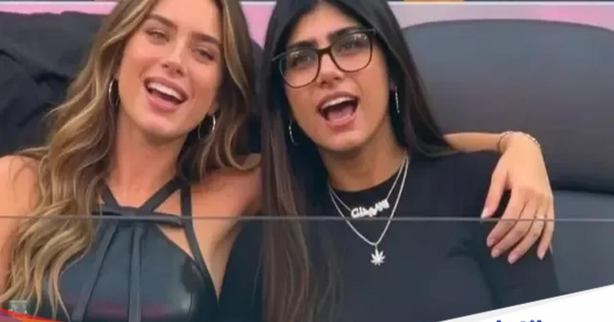 Mia Khalifa dan Lana Rhoades dalam foto viral yang diklaim sedang menonton Piala Dunia 2026
