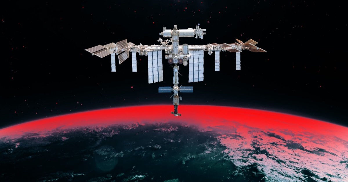 Ilustrasi ISS mengorbit Bumi dengan gradien merah dari luar angkasa, menggambarkan ketegangan antara NASA dan Roscosmos.