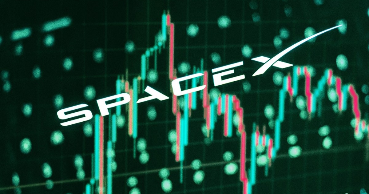 Grafik harga saham SpaceX yang menunjukkan penurunan tajam ke level USD 158 dengan logo perusahaan di latar belakang.