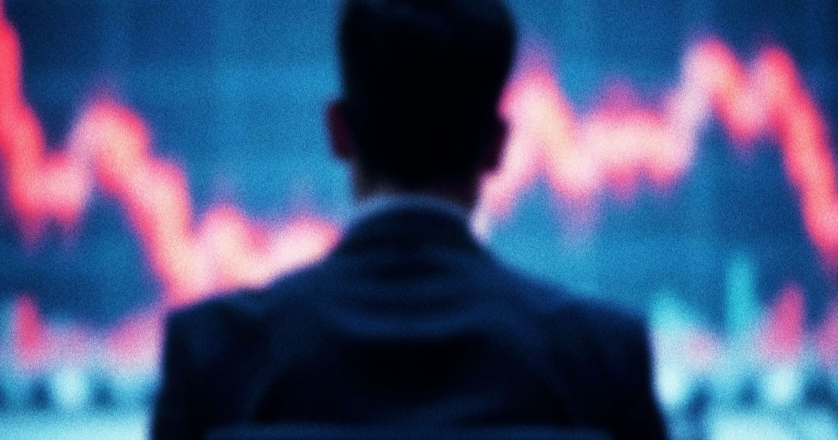 Trader mengamati layar pasar saham yang menunjukkan penurunan tajam saham SpaceX dan teknologi global.