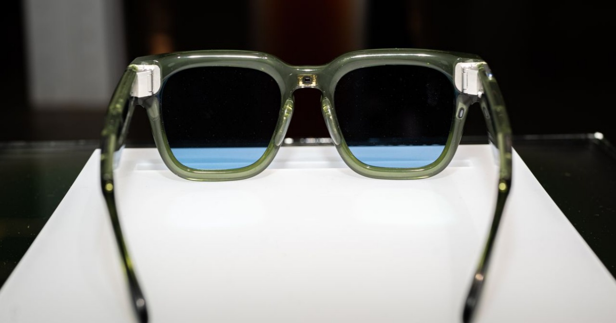 Tiga model kacamata pintar Meta Glasses terbaru: Adventurer, Fury, dan Starfire dengan desain berbeda