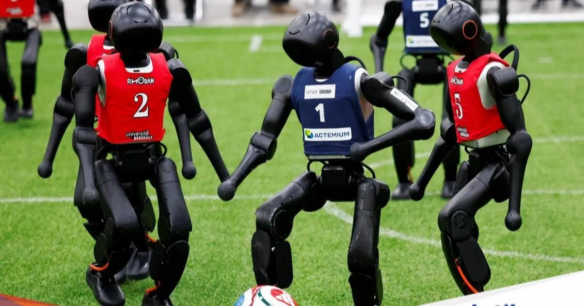 Robot humanoid bertanding di ajang RoboCup 2026 di Incheon Korea Selatan