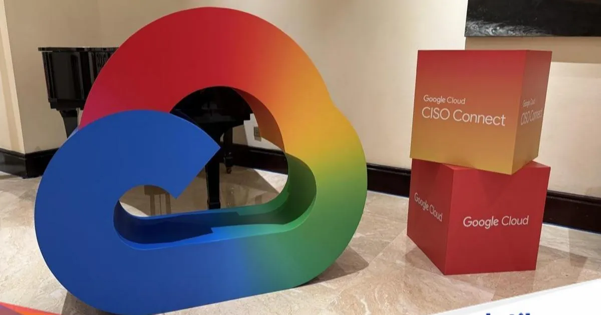 Ilustrasi Google Cloud dengan tampilan antarmuka dashboard analitik dan ikon layanan cloud computing
