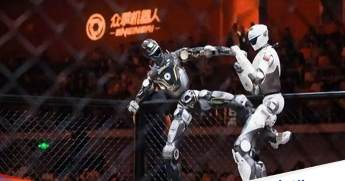 Acara tarung robot humanoid di Shenzhen China dengan robot T800 buatan EngineAI dalam ajang Ultimate Robot Knock-out Legend URKL