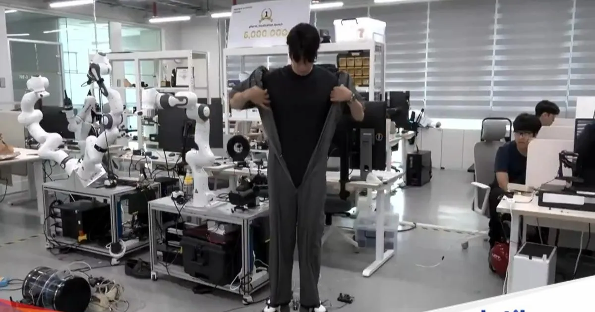 Pakaian robotik dari KAIST dan Stanford yang mirip kostum Iron Man, terpasang otomatis dalam 10 detik.