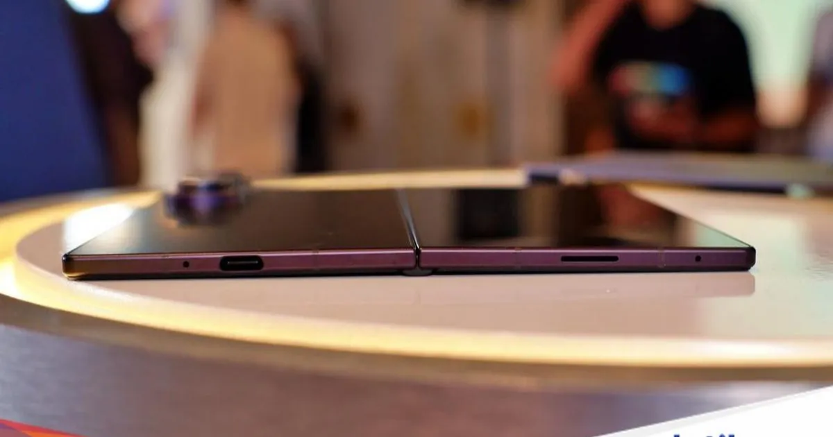 Galaxy Z Fold 8 Ultra dengan desain tipis dan layar lebar
