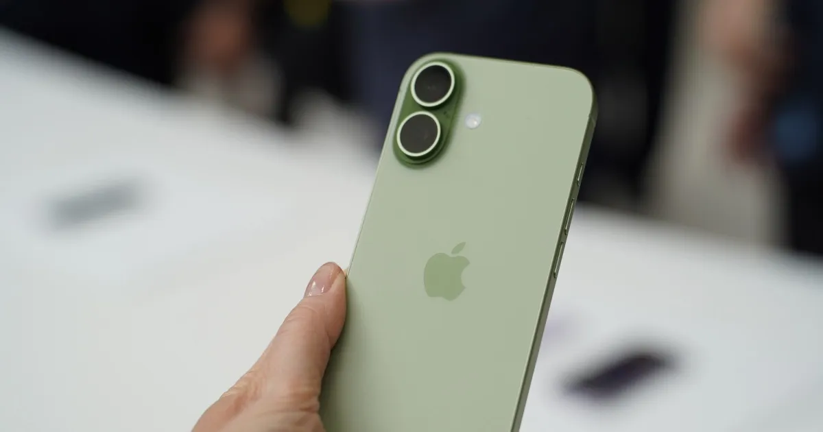 Grafik penjualan iPhone dan Mac Apple yang menunjukkan lonjakan pendapatan di tengah krisis memori global.