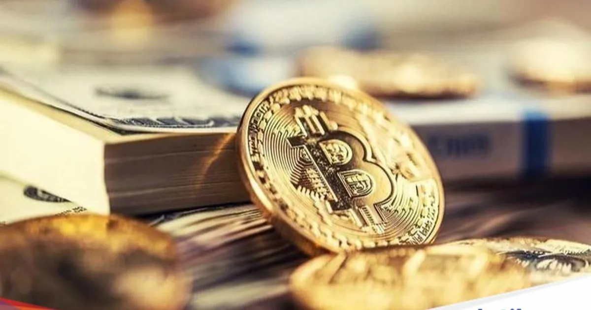 Ilustrasi bitcoin dengan latar gelap menunjukkan konsep mata uang kripto digital