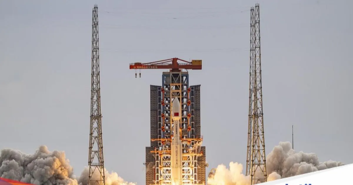 Roket Long March-8A China meluncur membawa satelit internet dari Pusat Peluncuran Antariksa Komersial Hainan